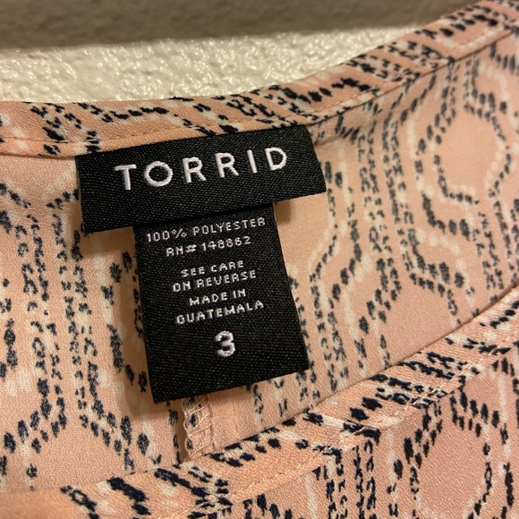 Multicolor Geo Print Open Back Georgette Blouse - Picture 8 of 8